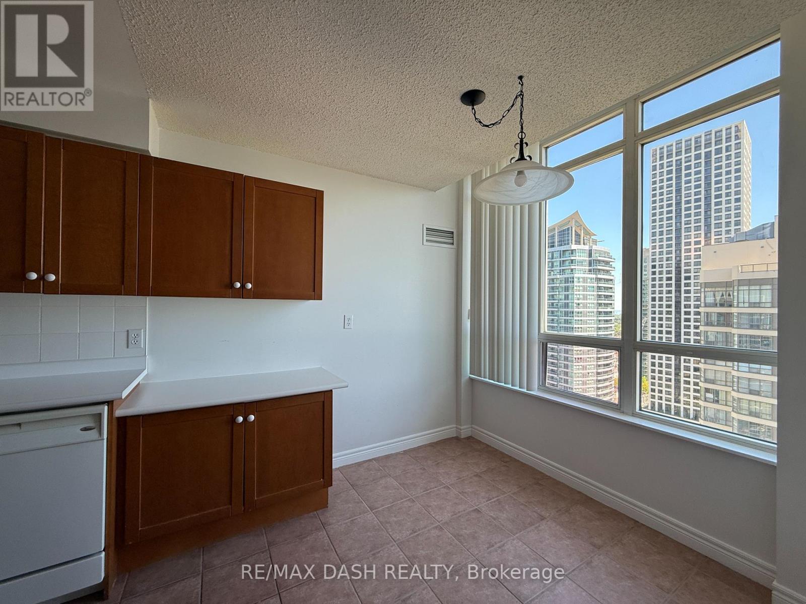 2608 - 156 Enfield Place, Mississauga (City Centre), Ontario  L5B 4L8 - Photo 14 - W12179088