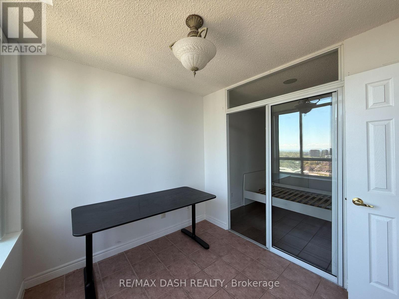 2608 - 156 Enfield Place, Mississauga (City Centre), Ontario  L5B 4L8 - Photo 17 - W12179088