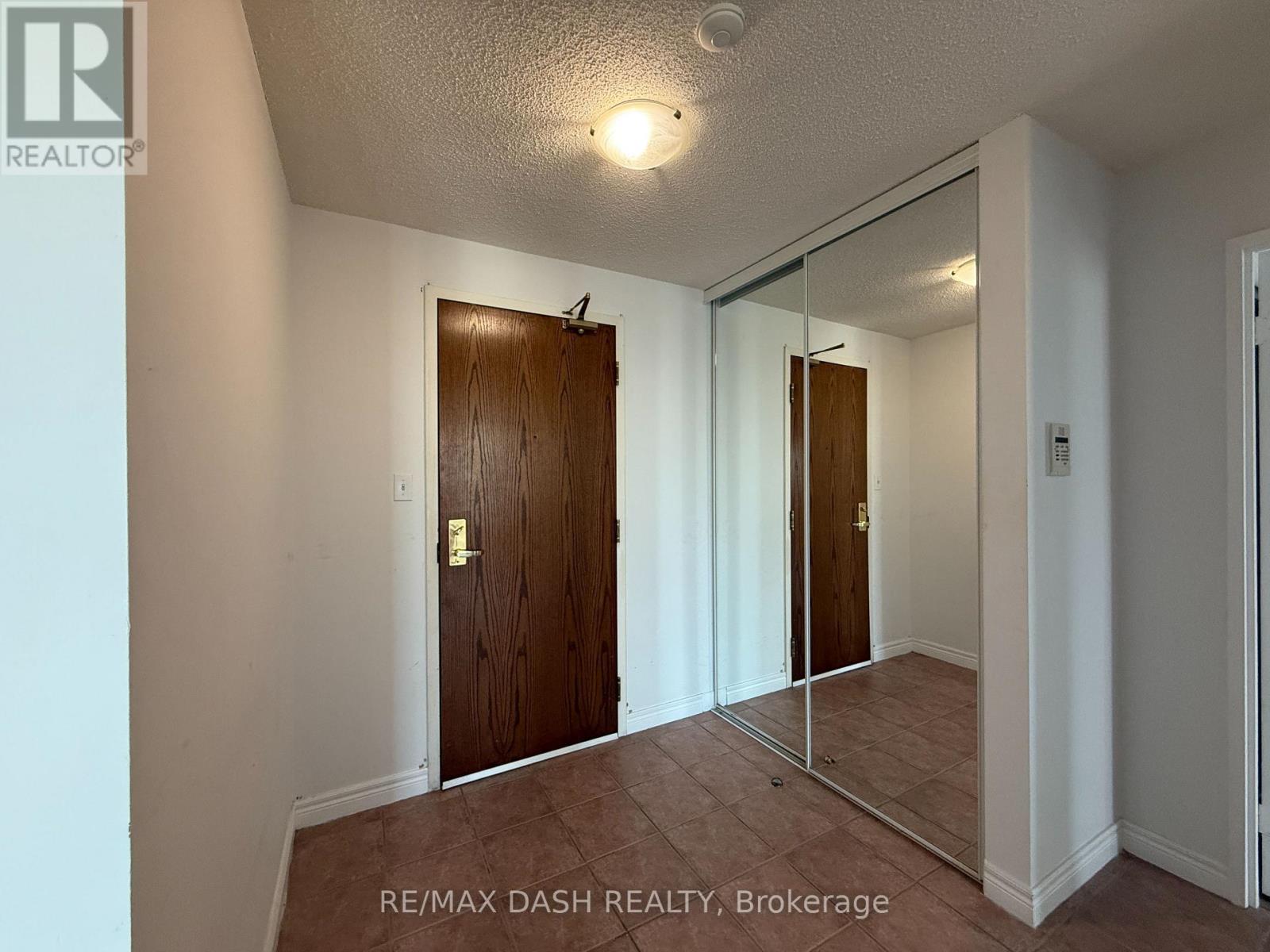 2608 - 156 Enfield Place, Mississauga (City Centre), Ontario  L5B 4L8 - Photo 4 - W12179088