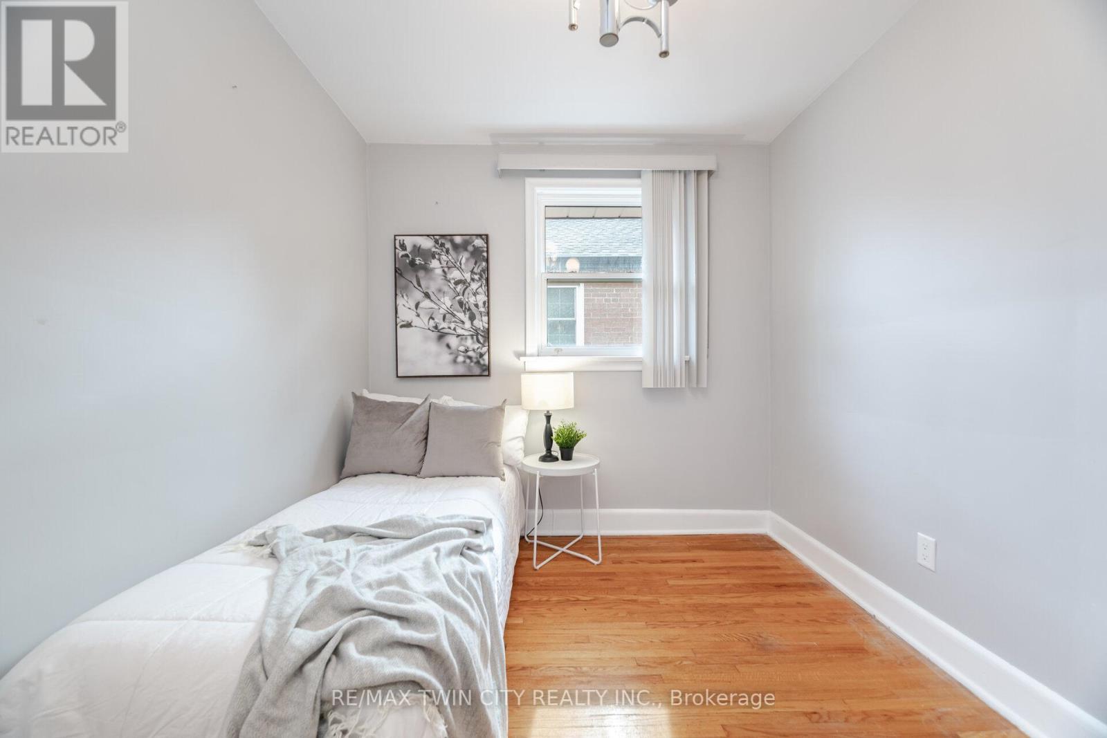 425 Lanor Avenue, Toronto (Alderwood), Ontario  M8W 2R9 - Photo 25 - W12179120