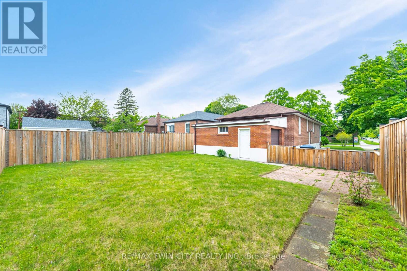 425 Lanor Avenue, Toronto (Alderwood), Ontario  M8W 2R9 - Photo 48 - W12179120