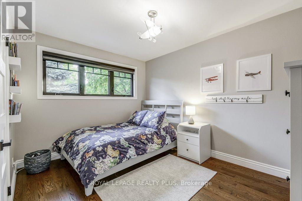 741 George Street, Burlington (Brant), Ontario  L7R 2V8 - Photo 17 - W12179136