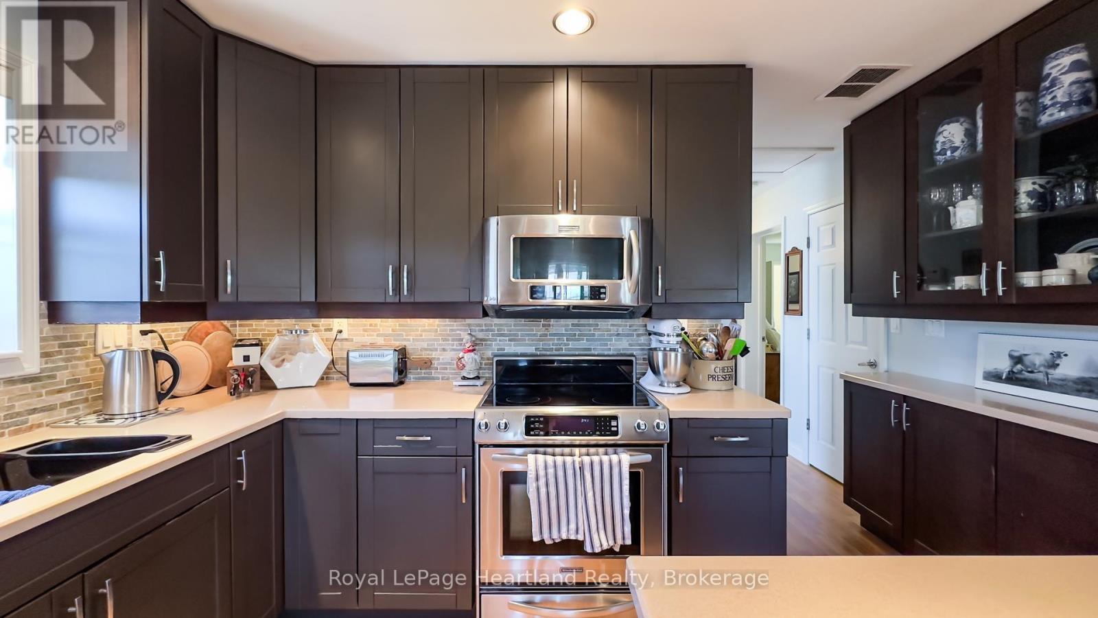 46 Algonquin Lane, Ashfield-Colborne-Wawanosh, Ontario  N7A 3Y2 - Photo 14 - X12179271