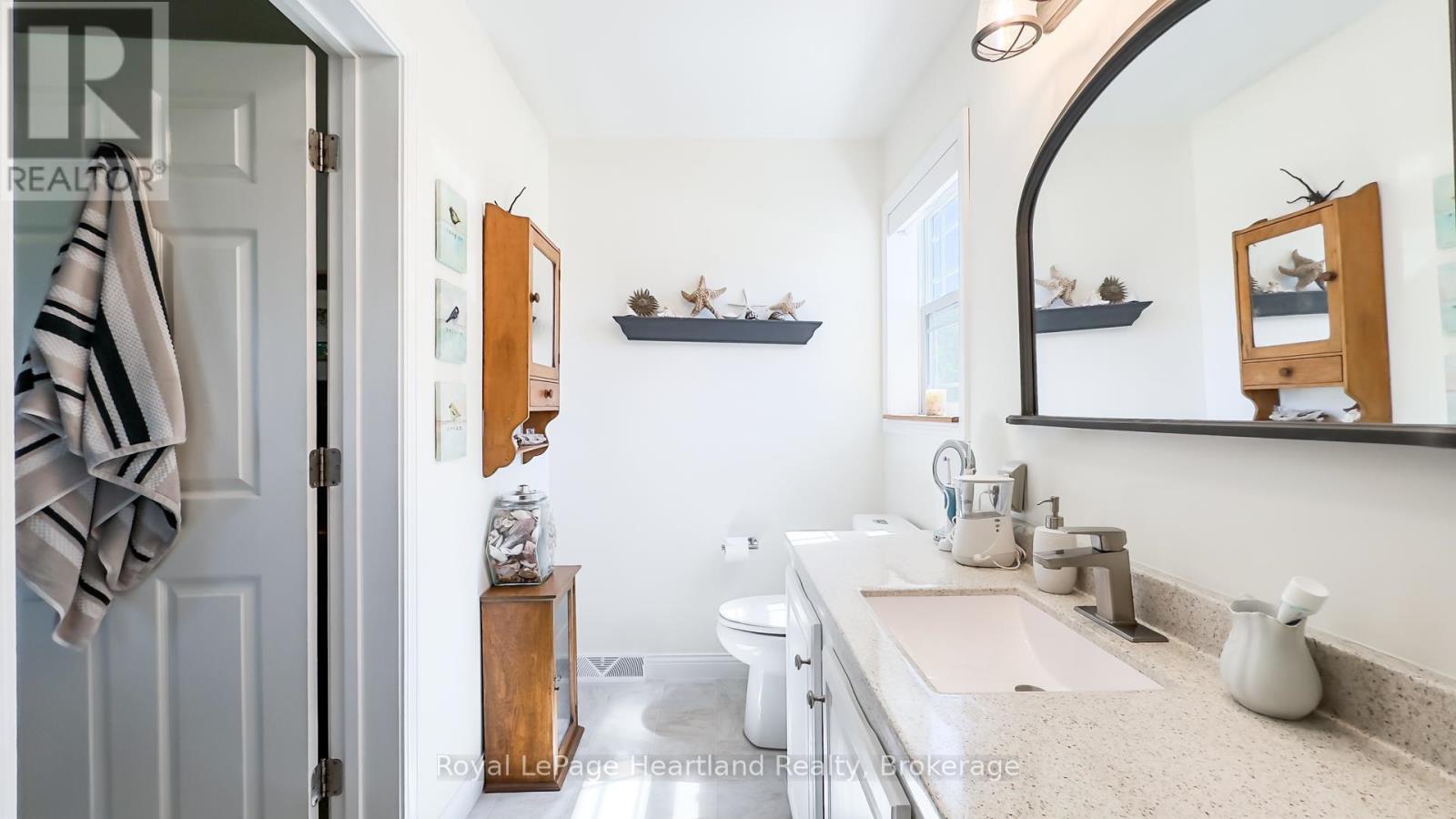 46 Algonquin Lane, Ashfield-Colborne-Wawanosh, Ontario  N7A 3Y2 - Photo 43 - X12179271