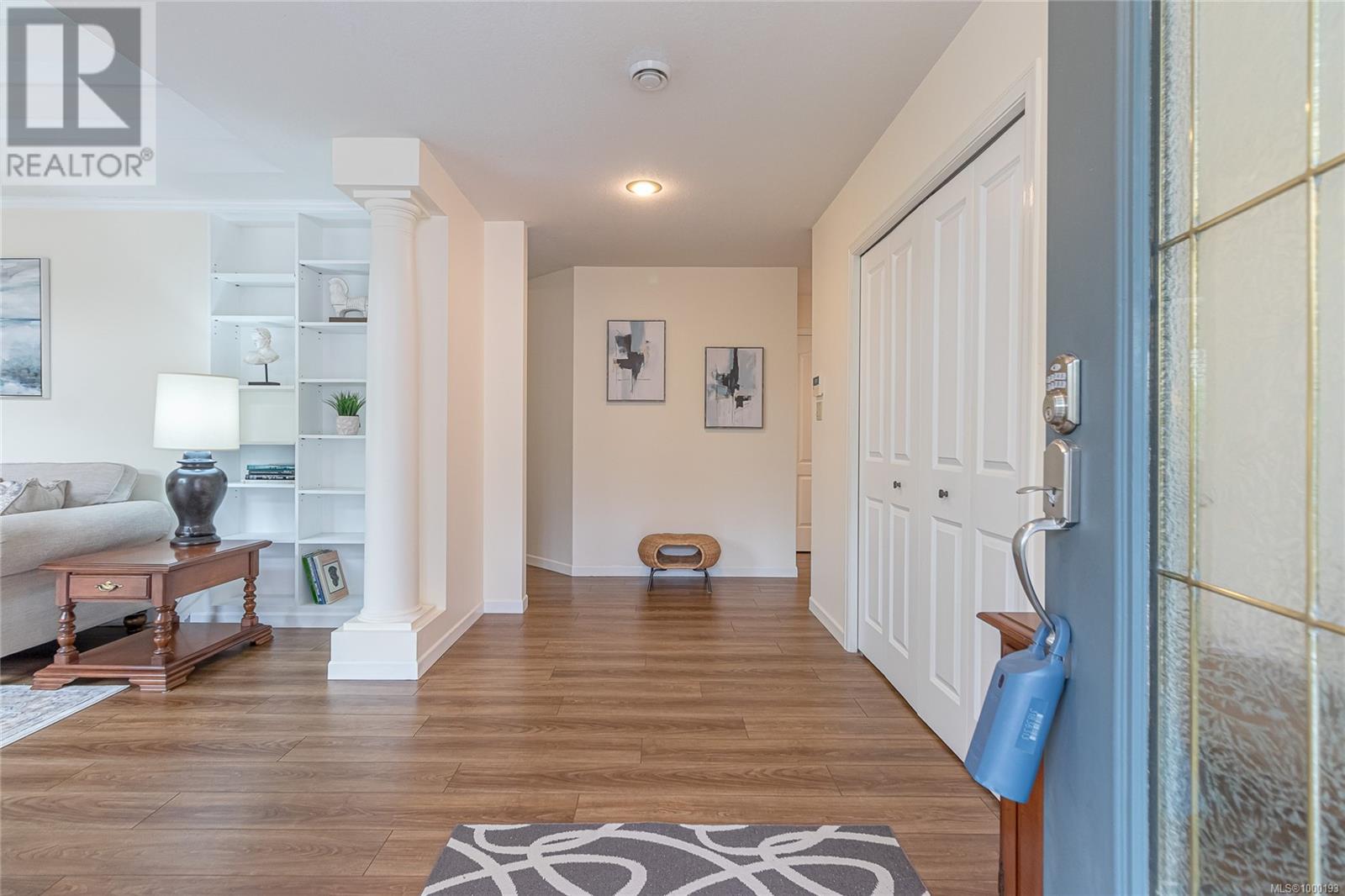 Property at 600 Nassau Cres image 1