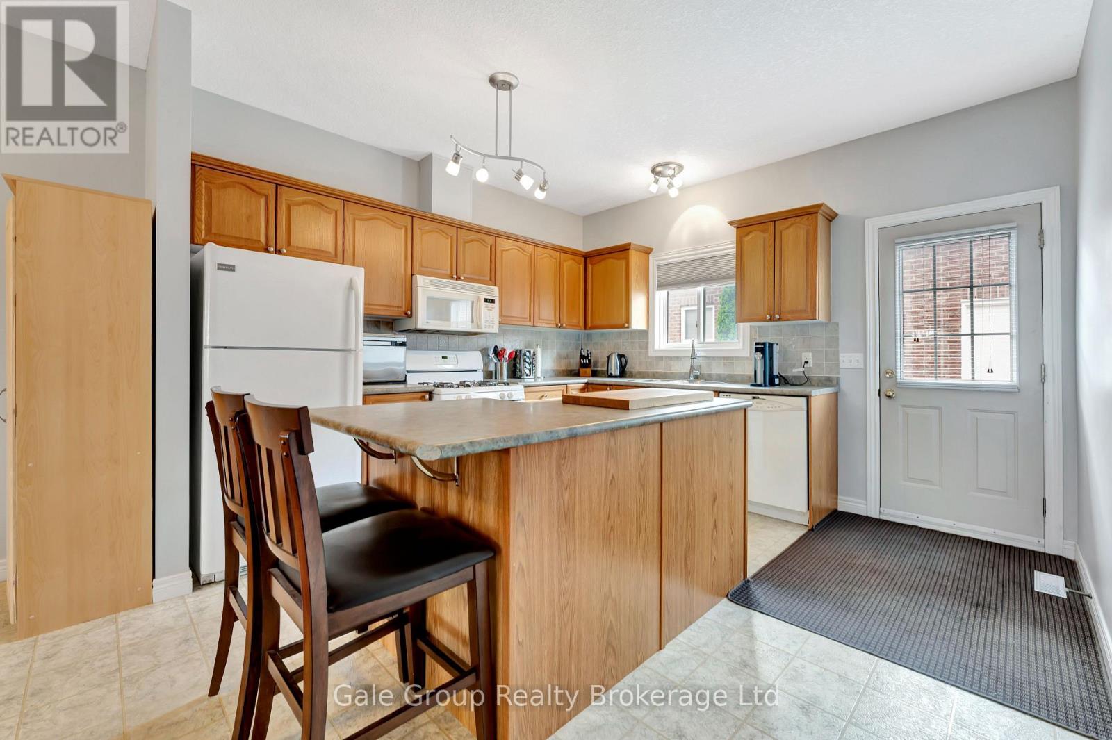 693 Southwood Way, Woodstock, Ontario  N4V 1H5 - Photo 10 - X12179282