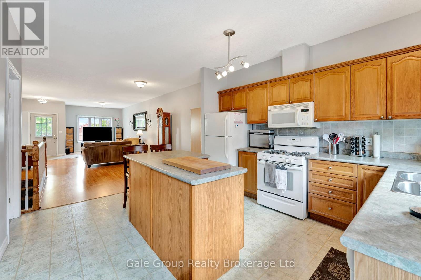 693 Southwood Way, Woodstock, Ontario  N4V 1H5 - Photo 13 - X12179282