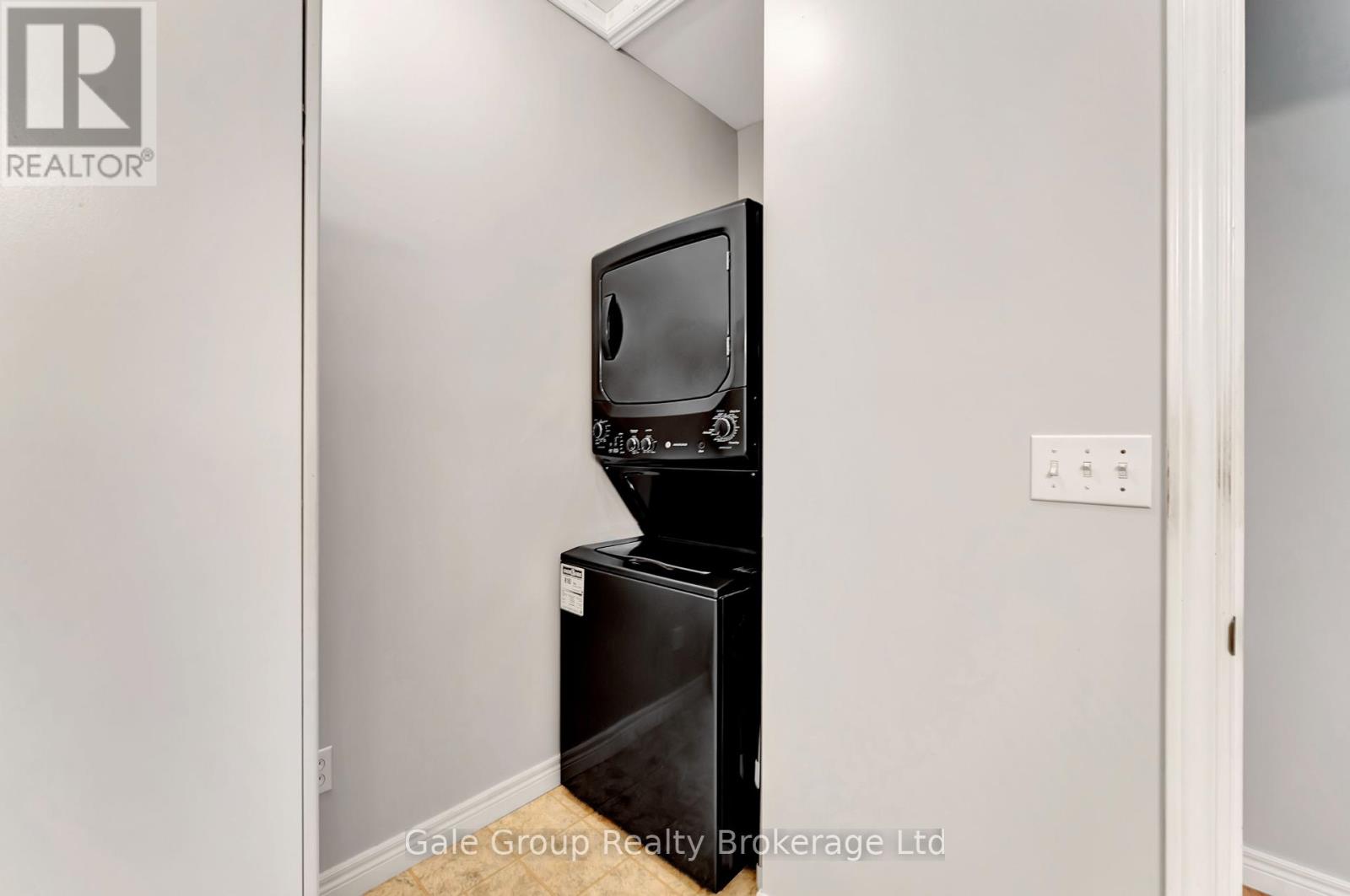 693 Southwood Way, Woodstock, Ontario  N4V 1H5 - Photo 17 - X12179282