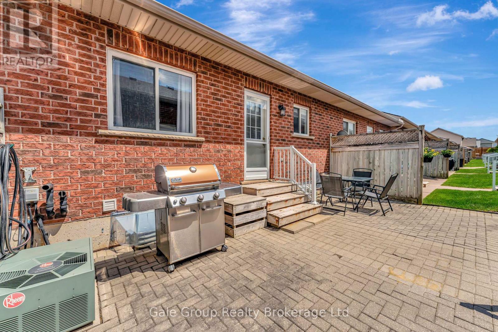 693 Southwood Way, Woodstock, Ontario  N4V 1H5 - Photo 32 - X12179282