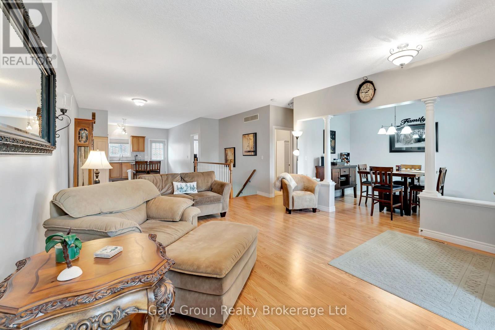 693 Southwood Way, Woodstock, Ontario  N4V 1H5 - Photo 6 - X12179282