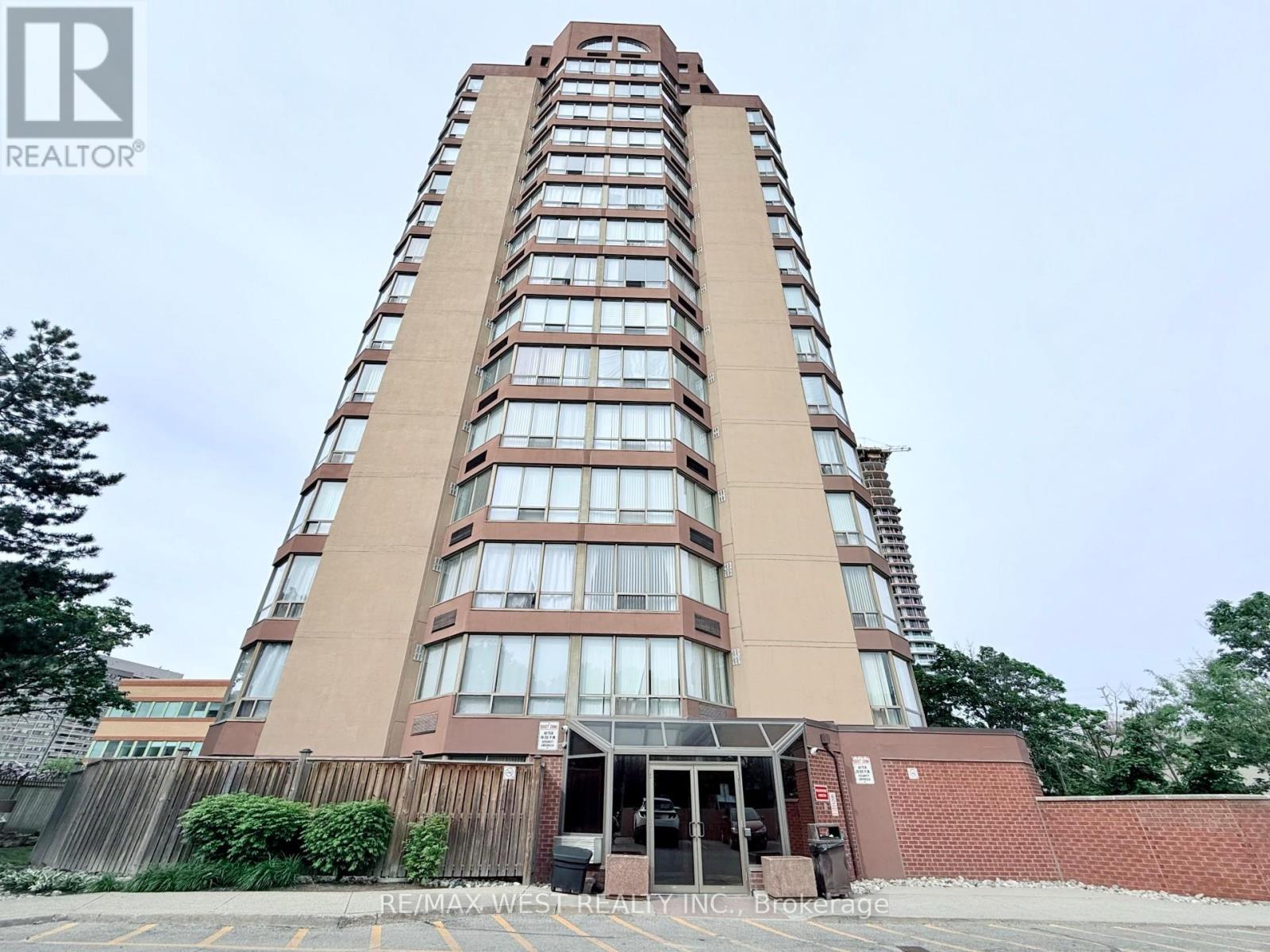 Uph1 - 25 Fairview Road W, Mississauga, Ontario  L5B 3Y8 - Photo 22 - W12097402