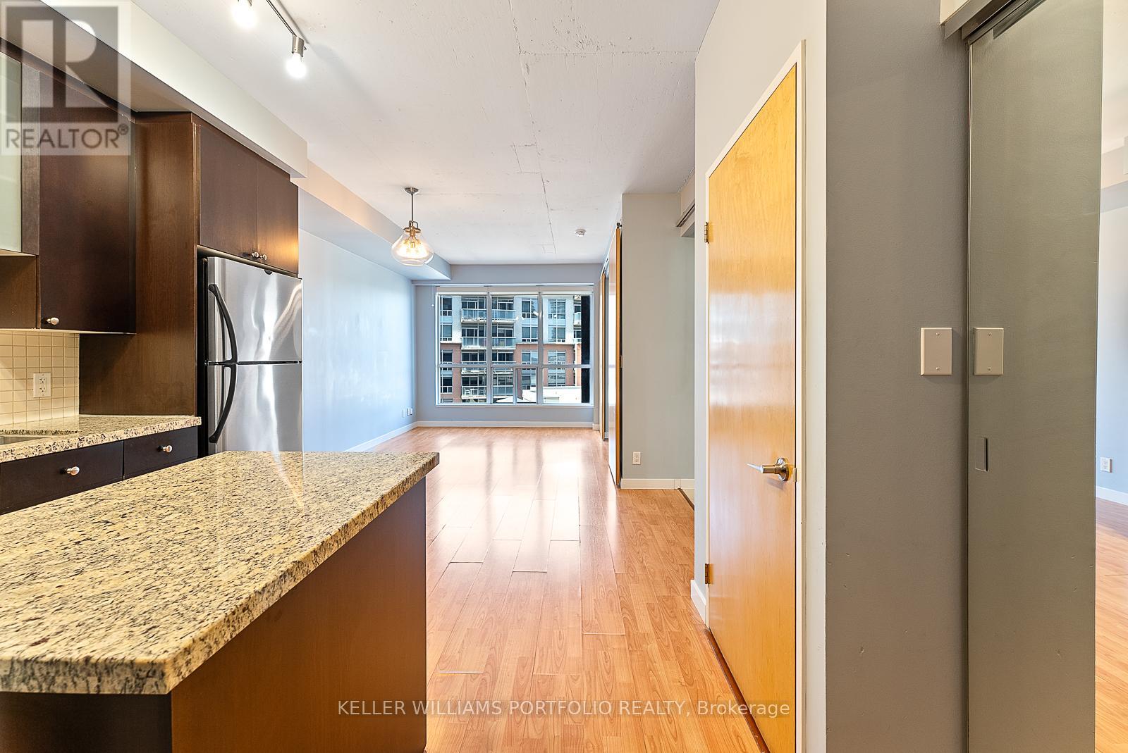 606 - 1 Shaw Street, Toronto (Niagara), Ontario  M6K 0A1 - Photo 2 - C12179182