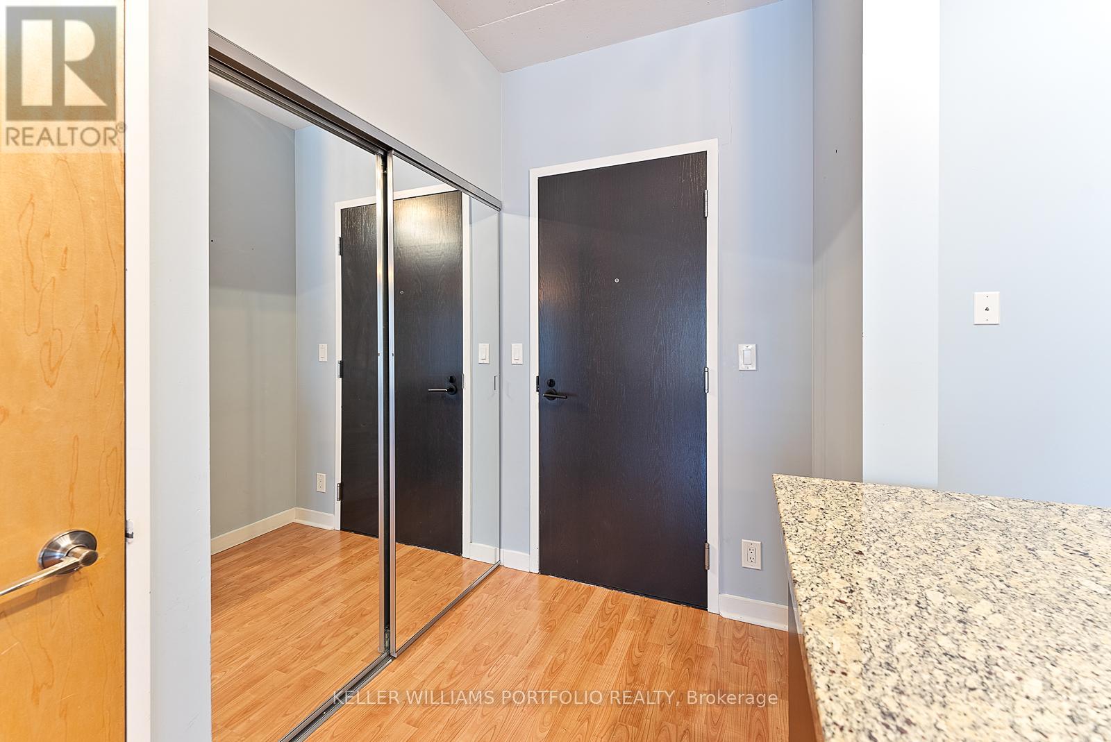 606 - 1 Shaw Street, Toronto (Niagara), Ontario  M6K 0A1 - Photo 3 - C12179182
