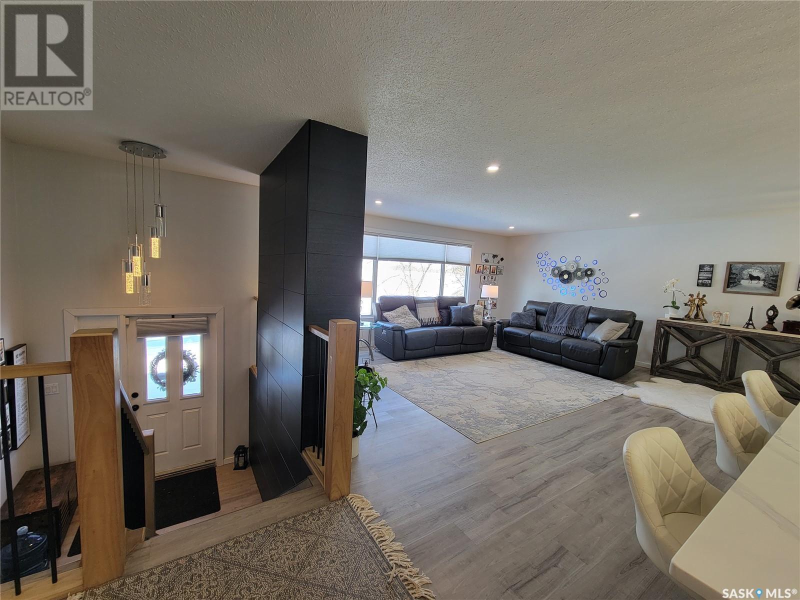 464 5th Avenue W, Unity, Saskatchewan  S0K 4L0 - Photo 4 - SK994136