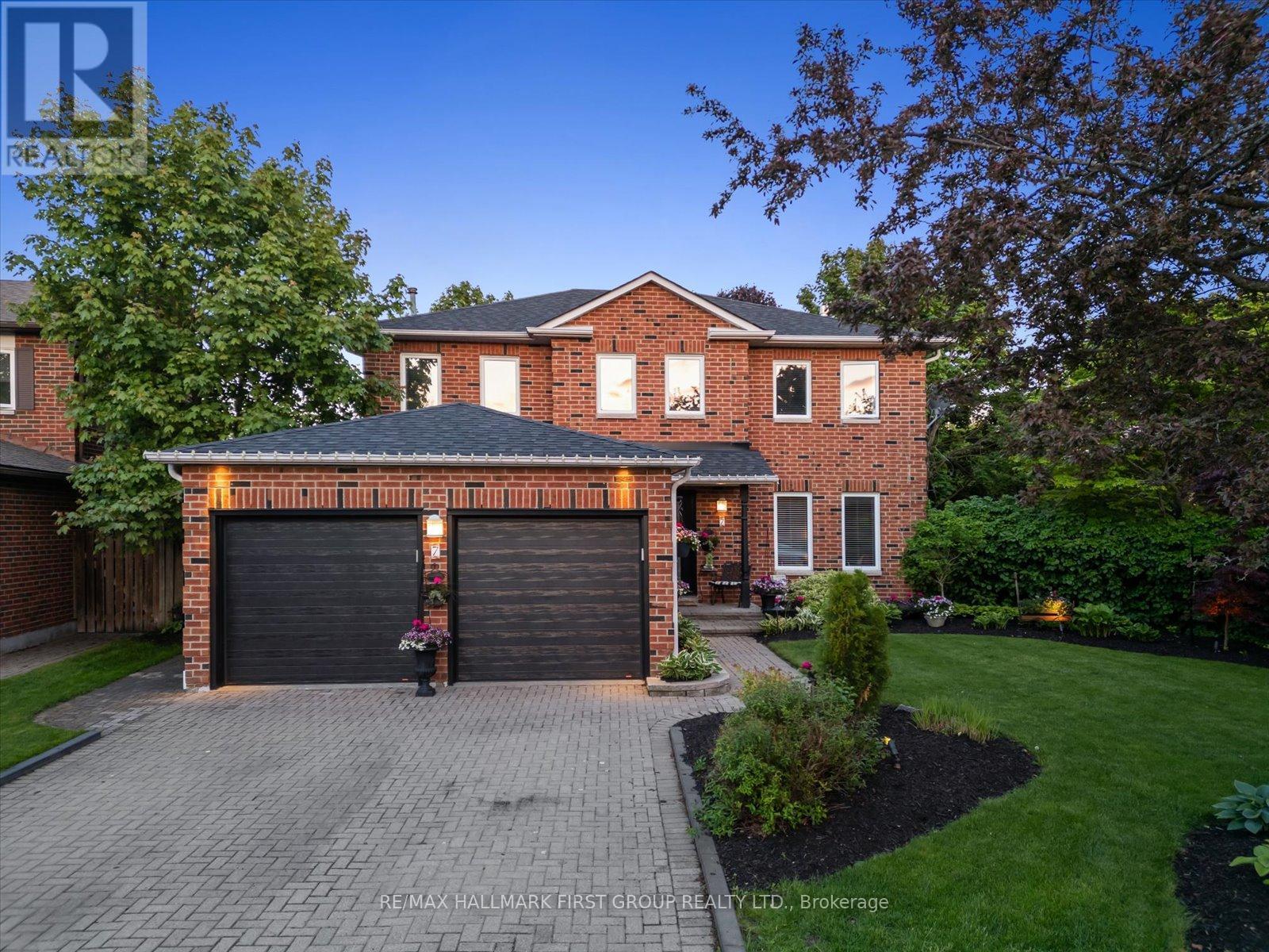 7 BROOKDALE CRESCENT, Whitby, Ontario