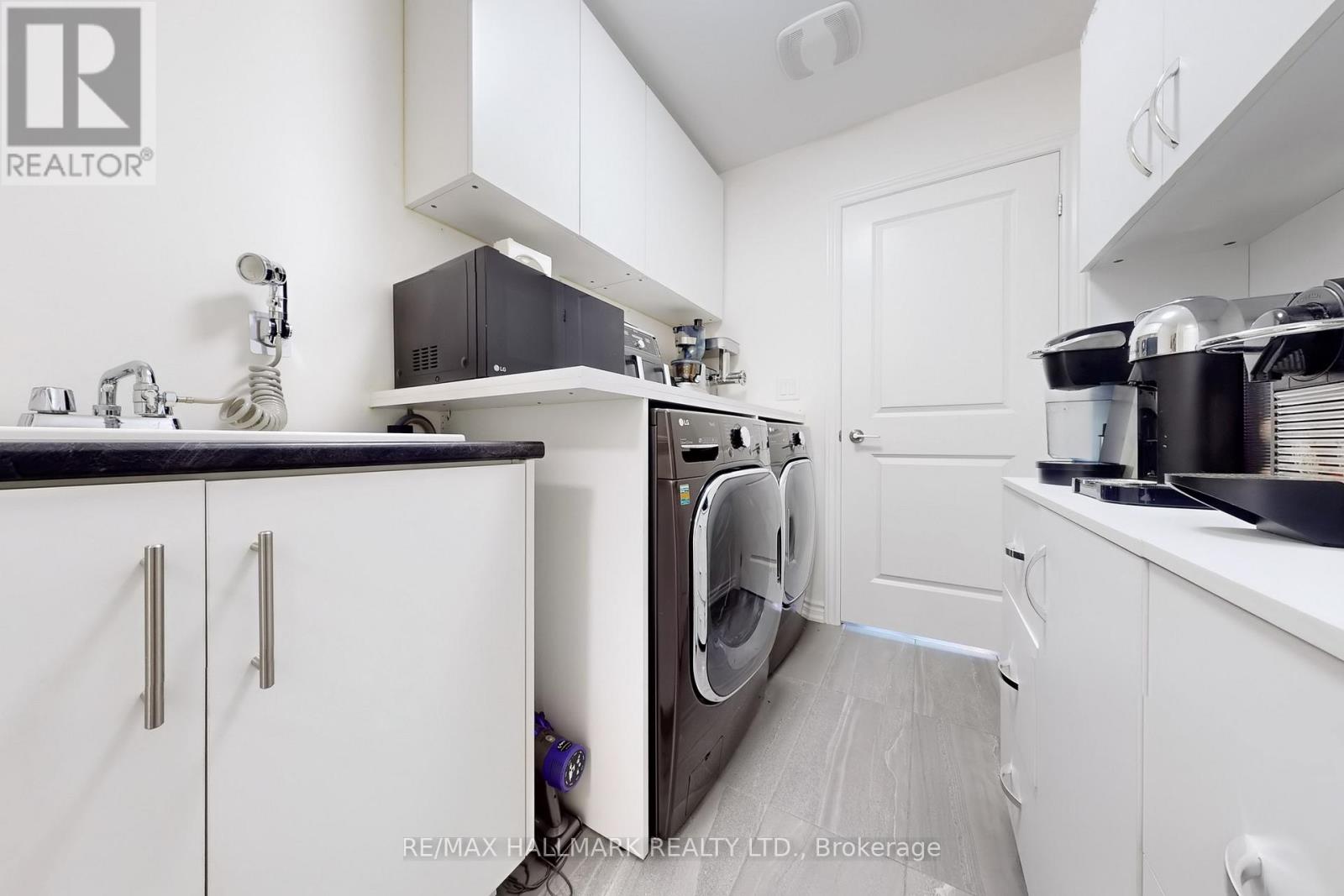 16 Huggins Drive, Whitby, Ontario  L1P 0N4 - Photo 17 - E12179272