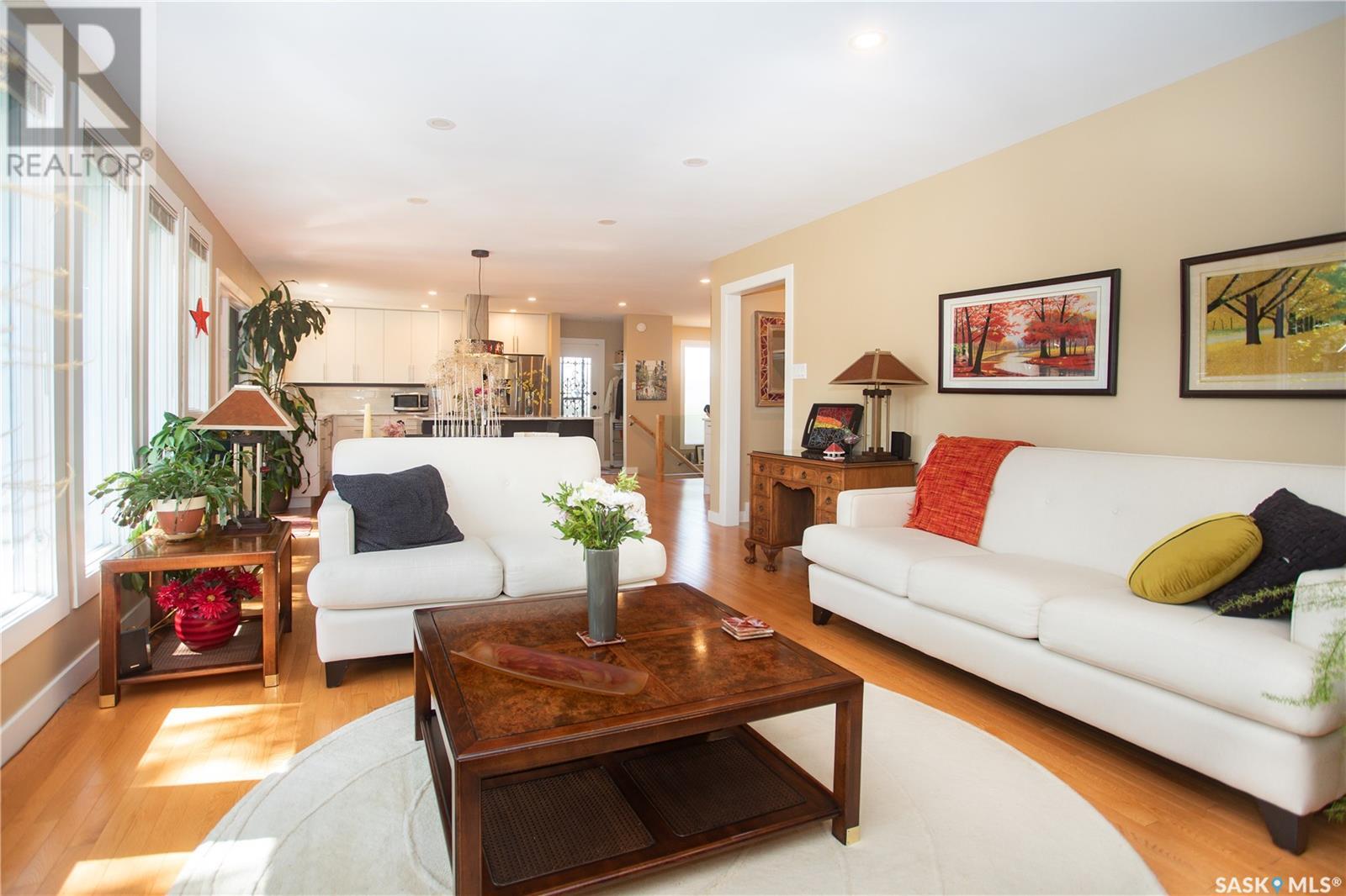 Property at 312 Bate CRESCENT image 4