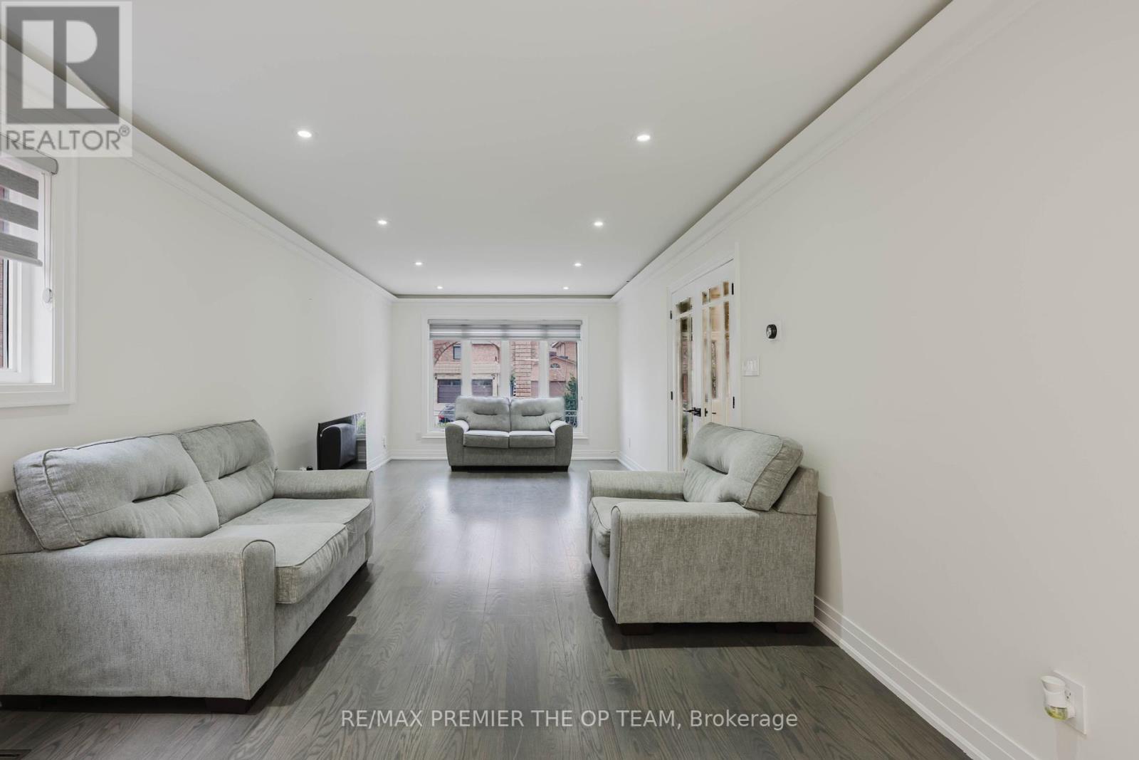 99 Benjamin Drive, Vaughan, Ontario  L4L 1H7 - Photo 12 - N12179201