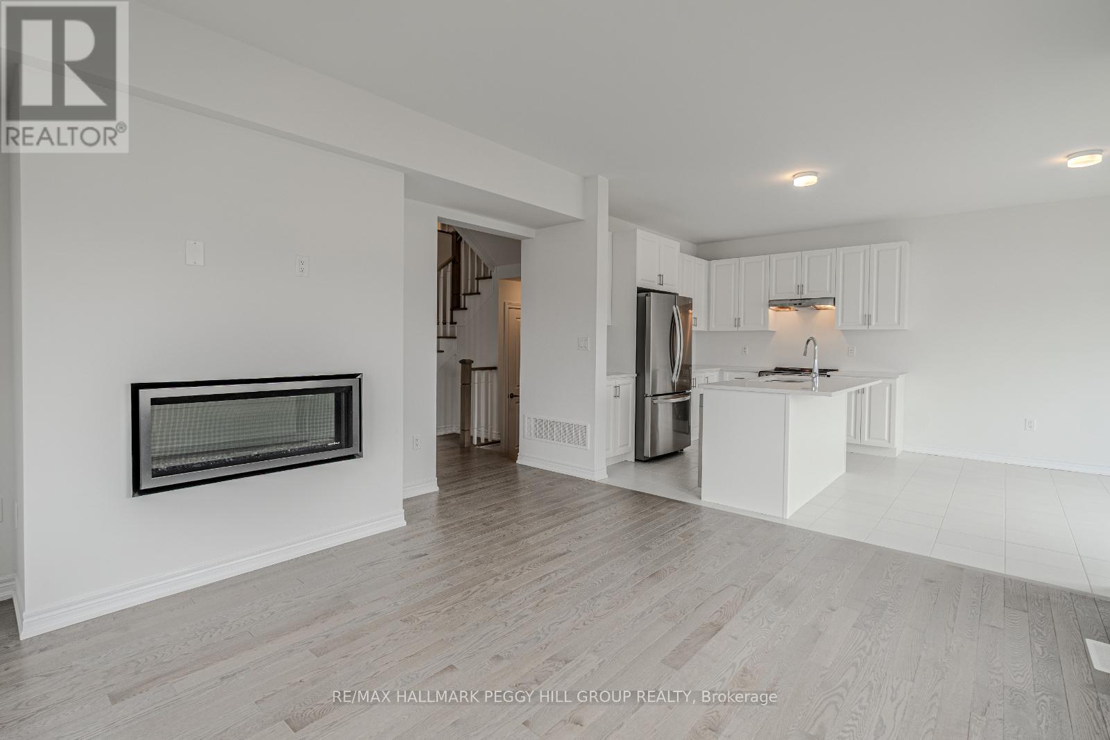 91 Thicketwood Avenue, Barrie, Ontario  L9J 0W8 - Photo 3 - S12179174