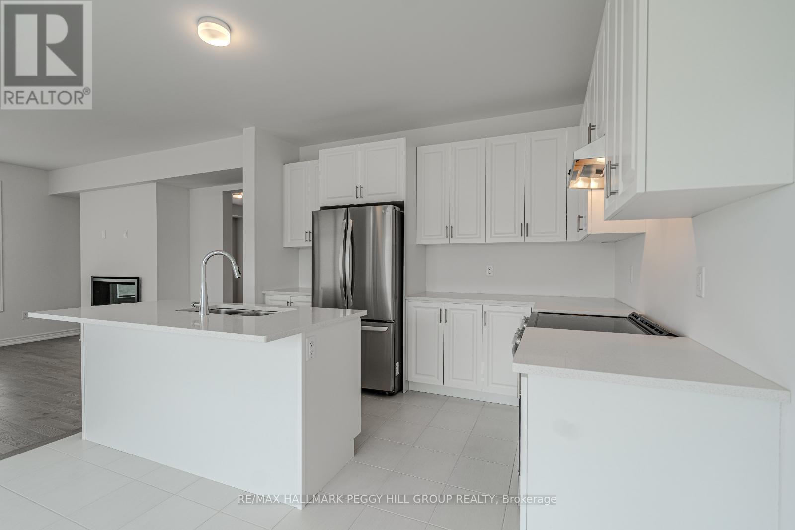 91 Thicketwood Avenue, Barrie, Ontario  L9J 0W8 - Photo 4 - S12179174