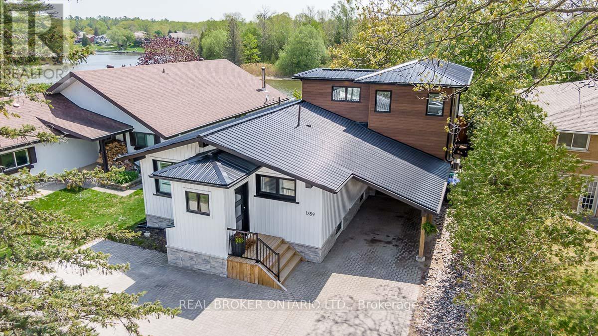 1359 Mosley Street, Wasaga Beach, Ontario  L9Z 2C7 - Photo 1 - S12179220