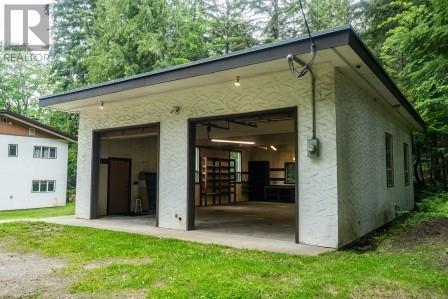 2941 Mcinnes Road, Revelstoke, British Columbia  V0E 2S3 - Photo 24 - 10349346