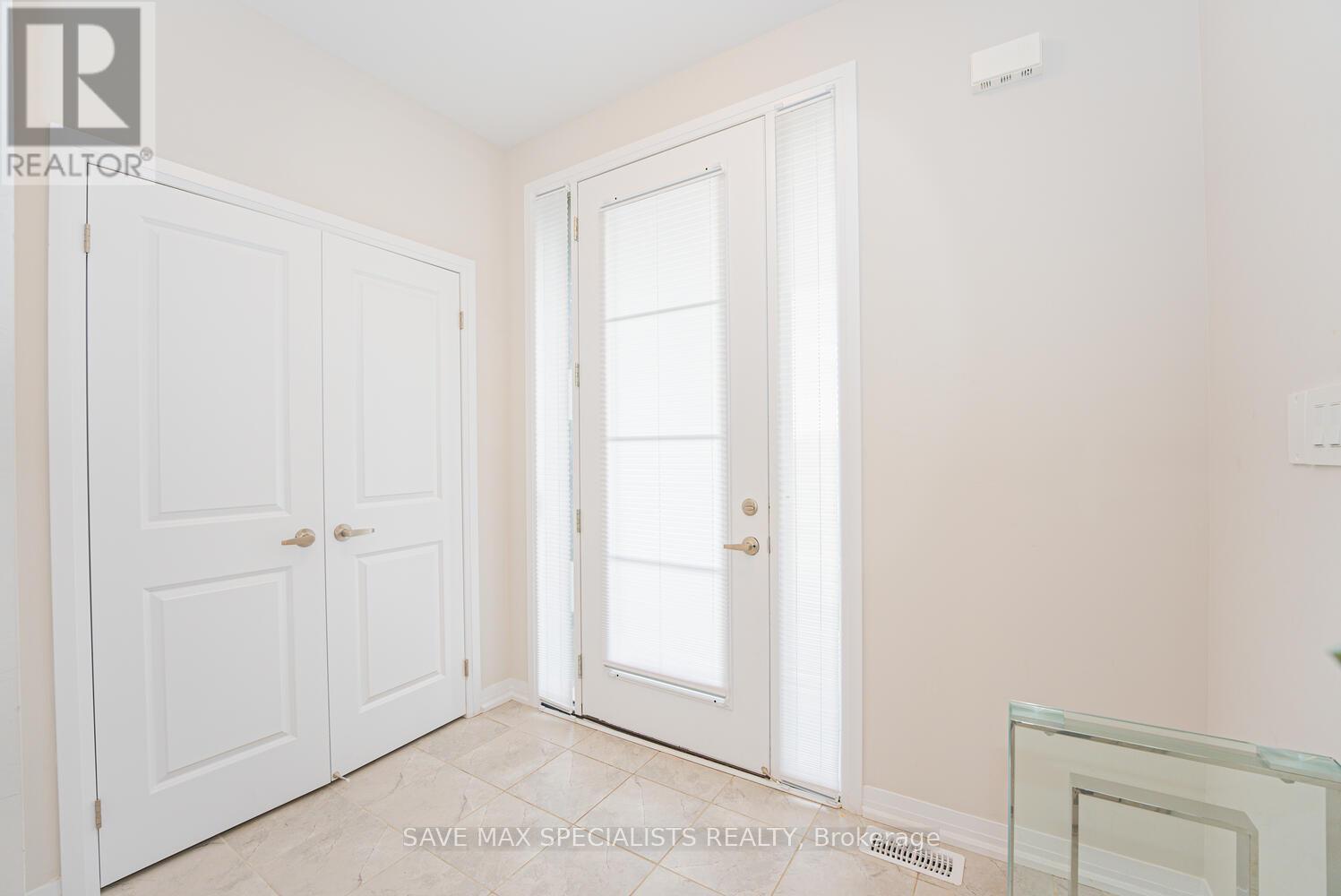 298 Newman Drive, Cambridge, Ontario  N1S 0E1 - Photo 5 - X12150092