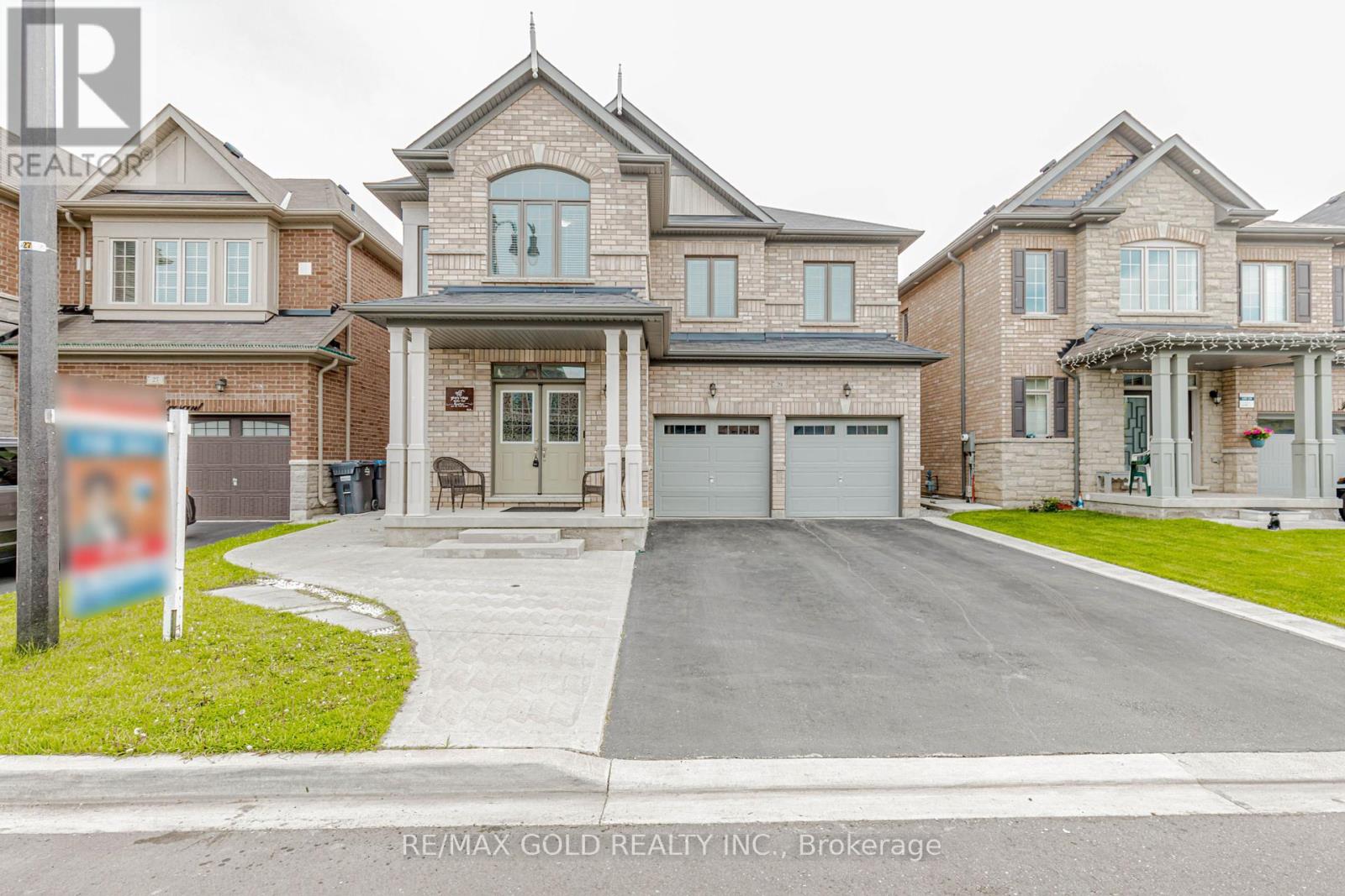 29 EZRA CRESCENT, Brampton, Ontario