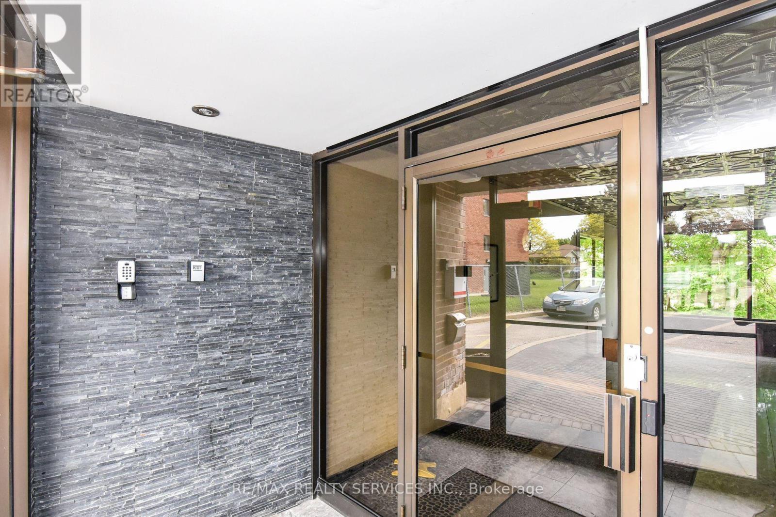 213 - 188 Mill Street S, Brampton, Ontario  L6Y 1T8 - Photo 4 - W12179256