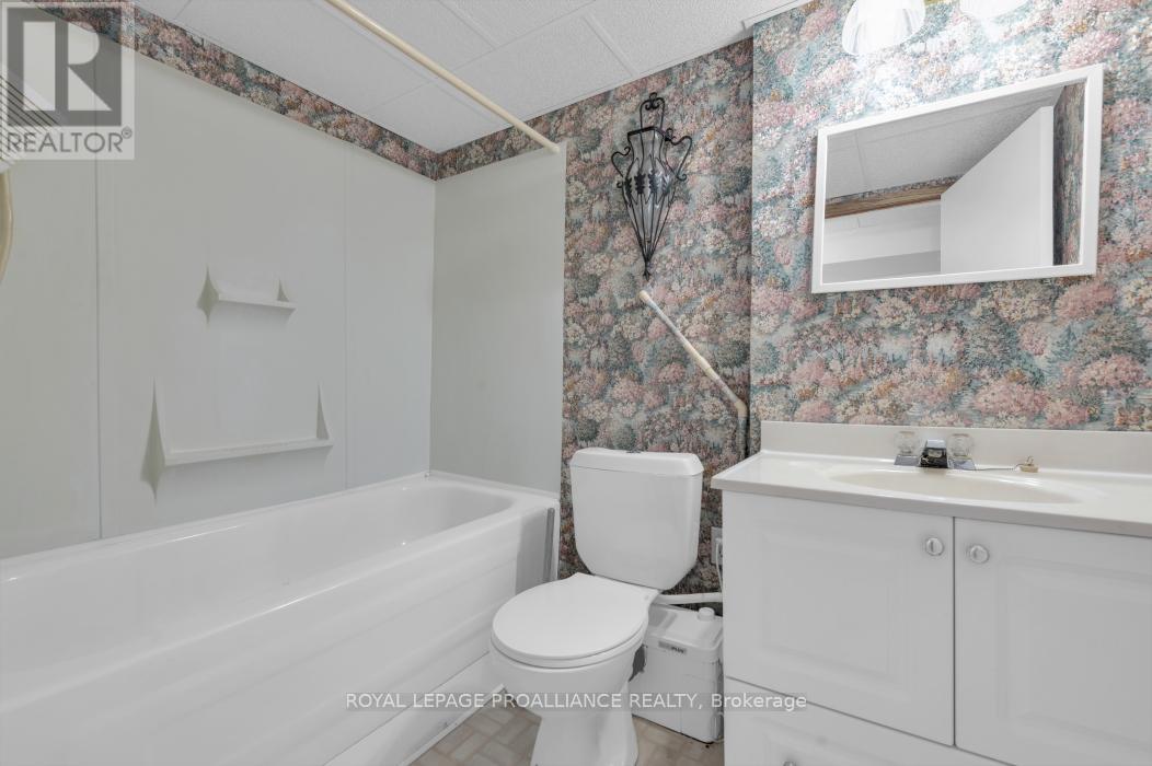 955 Casey Road, Belleville, Ontario  K8N 4Z6 - Photo 32 - X12179379