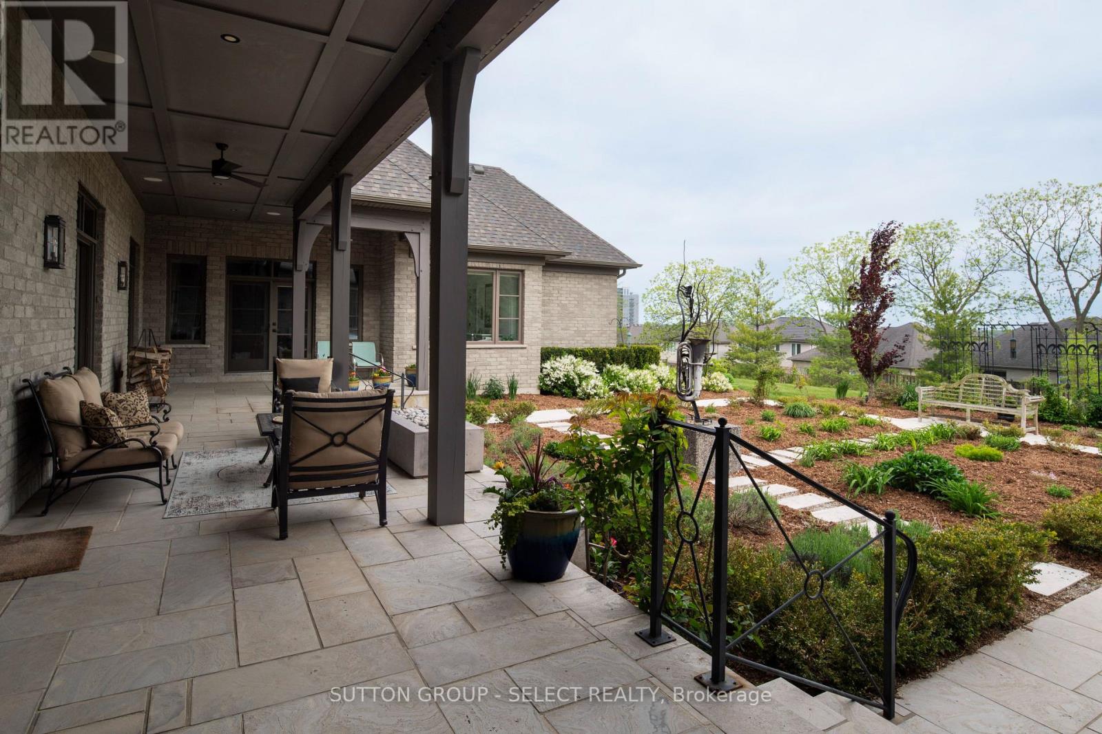 1011 Cherrygrove Drive, London South, Ontario  N6K 5B2 - Photo 9 - X12179384