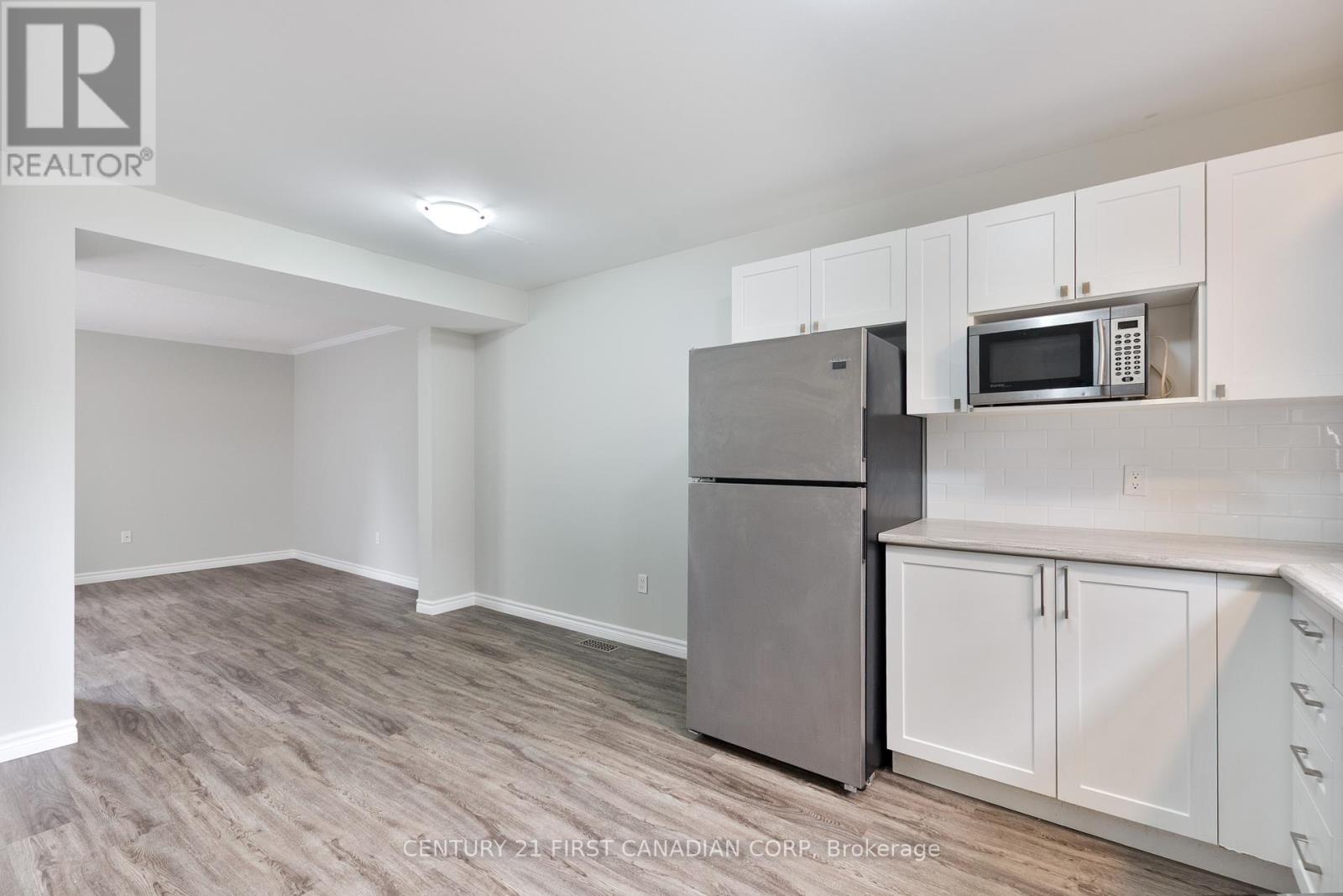 49 - 217 Martinet Avenue, London East, Ontario  N5V 4P5 - Photo 5 - X12179400
