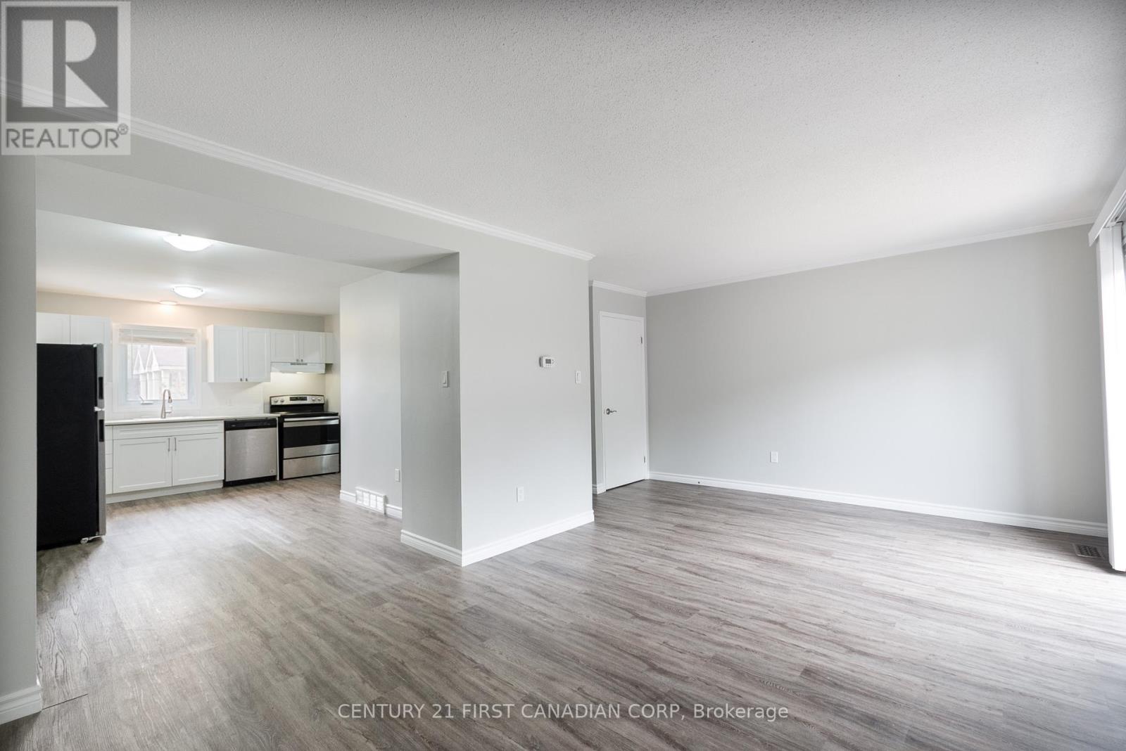 Photo 6 of 23 for 49 - 217 Martinet Avenue