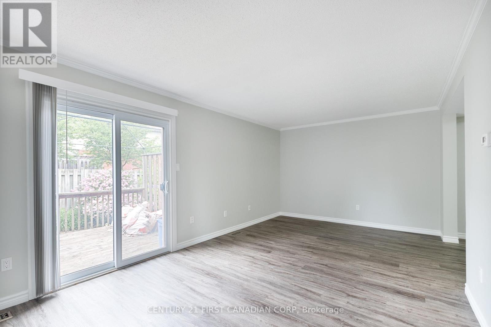 Photo 7 of 23 for 49 - 217 Martinet Avenue