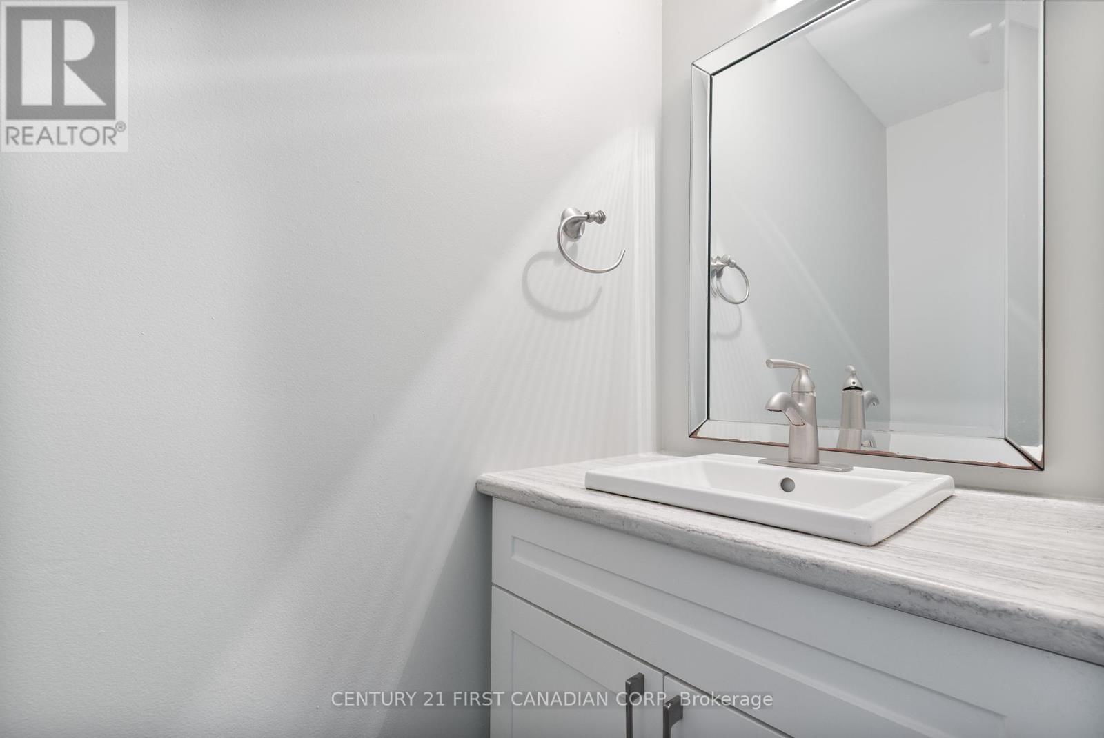 Photo 9 of 23 for 49 - 217 Martinet Avenue