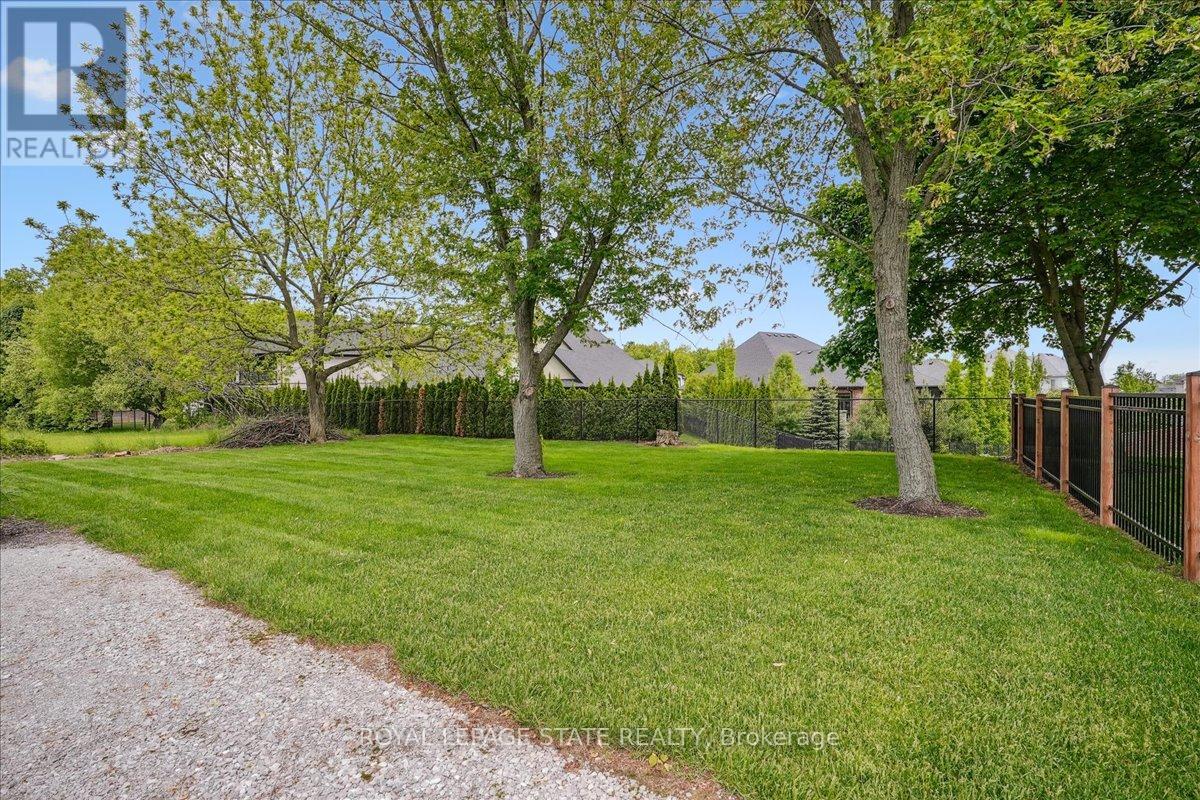 1613g Lookout Street, Pelham (Fonthill), Ontario  L0S 1M0 - Photo 39 - X12179165