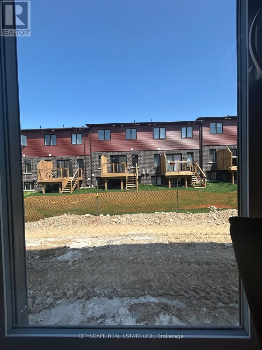 C-16 - 16-101C QUEENS BROOK CRESCENT, Cambridge, Ontario