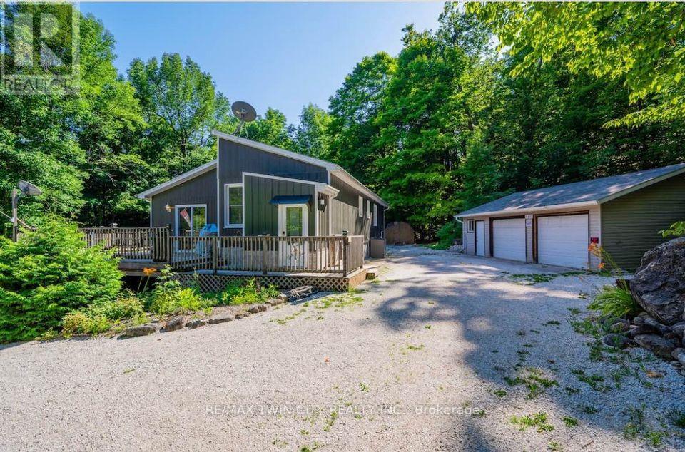 11 14th Avenue, South Bruce Peninsula, Ontario  N0H 2T0 - Photo 14 - X12179292