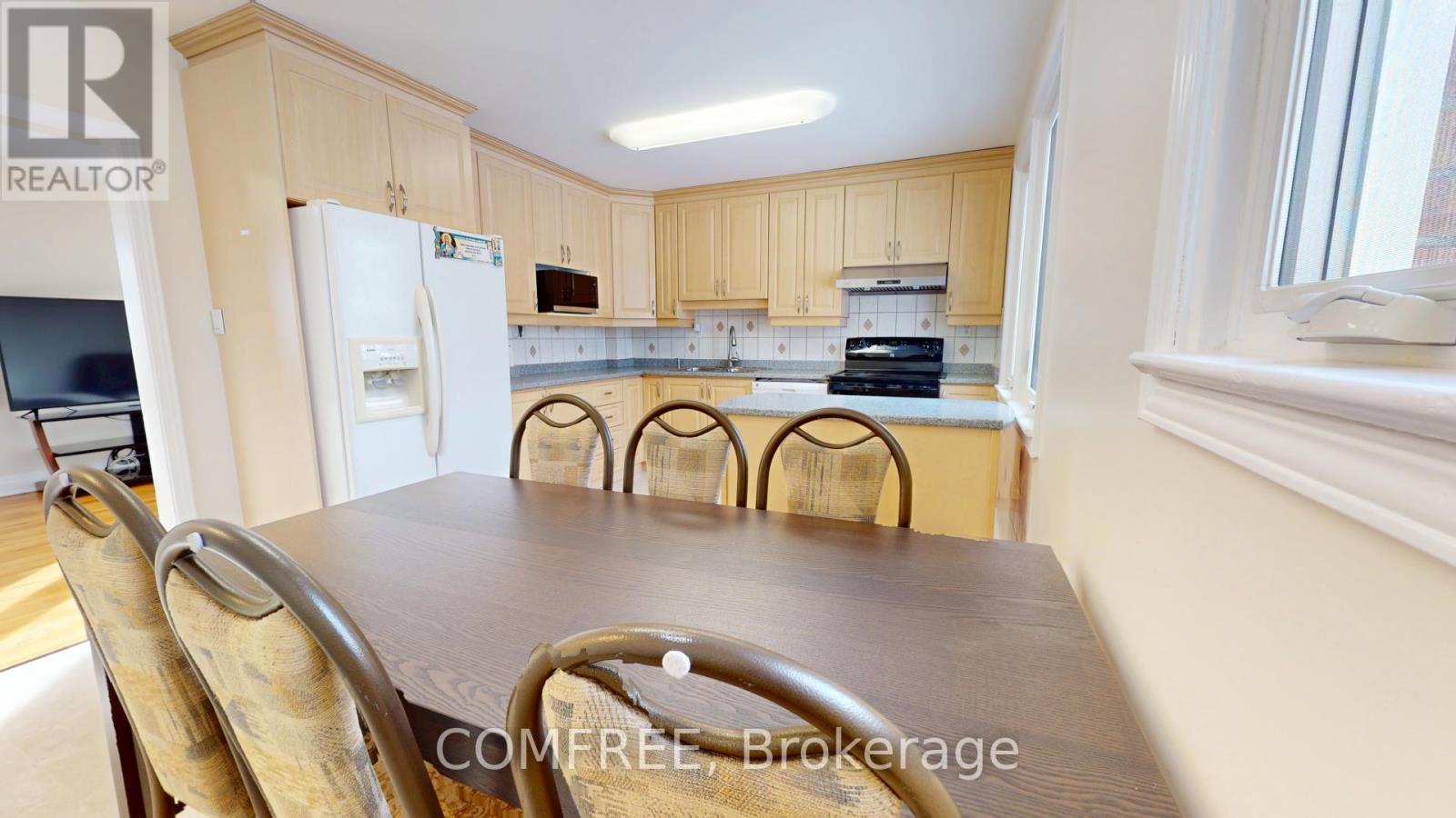 25 Seguin Street, Ottawa, Ontario  K1J 6P4 - Photo 6 - X12179341