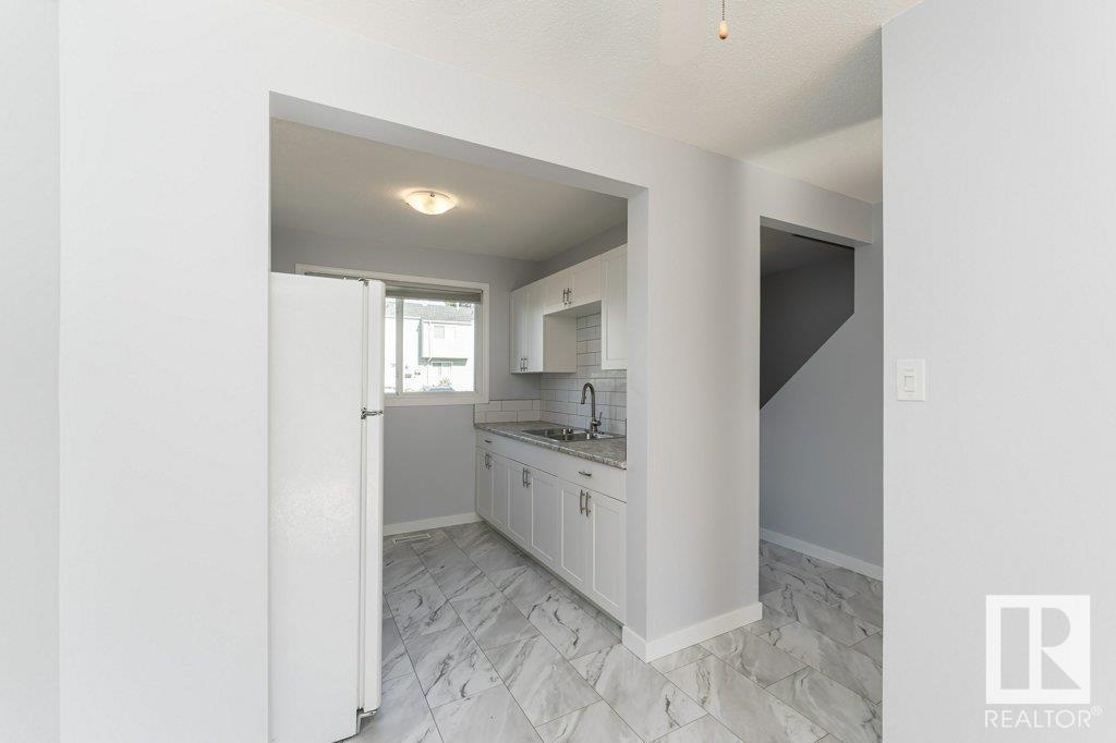 124 Dickinsfield Co Nw, Edmonton, Alberta  T5E 5V8 - Photo 5 - E4438911