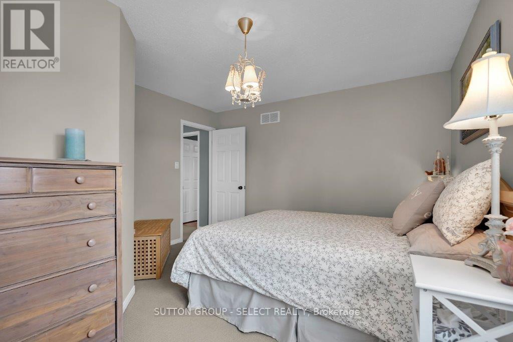 74 Cedarwood Road, London, Ontario  N6H 5E7 - Photo 22 - X12084507