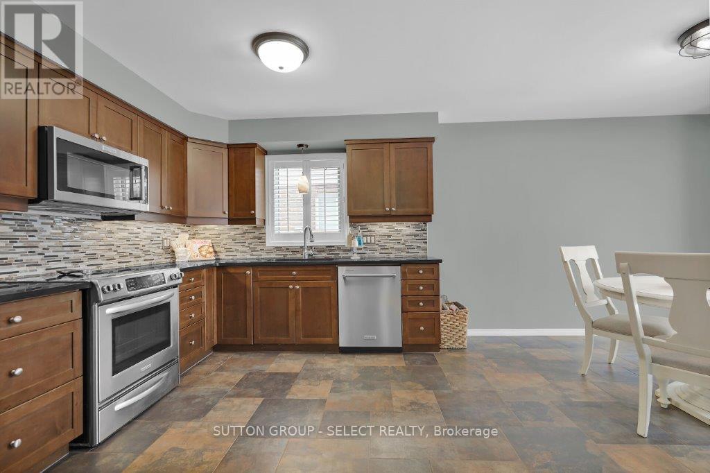 74 Cedarwood Road, London, Ontario  N6H 5E7 - Photo 9 - X12084507