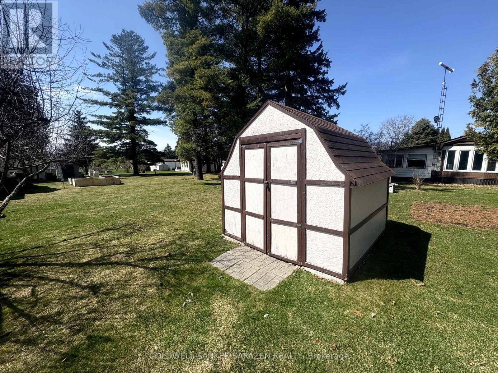 35 Evergreen Lane, Mcnab/braeside, Ontario  K0A 3L0 - Photo 23 - X12015371