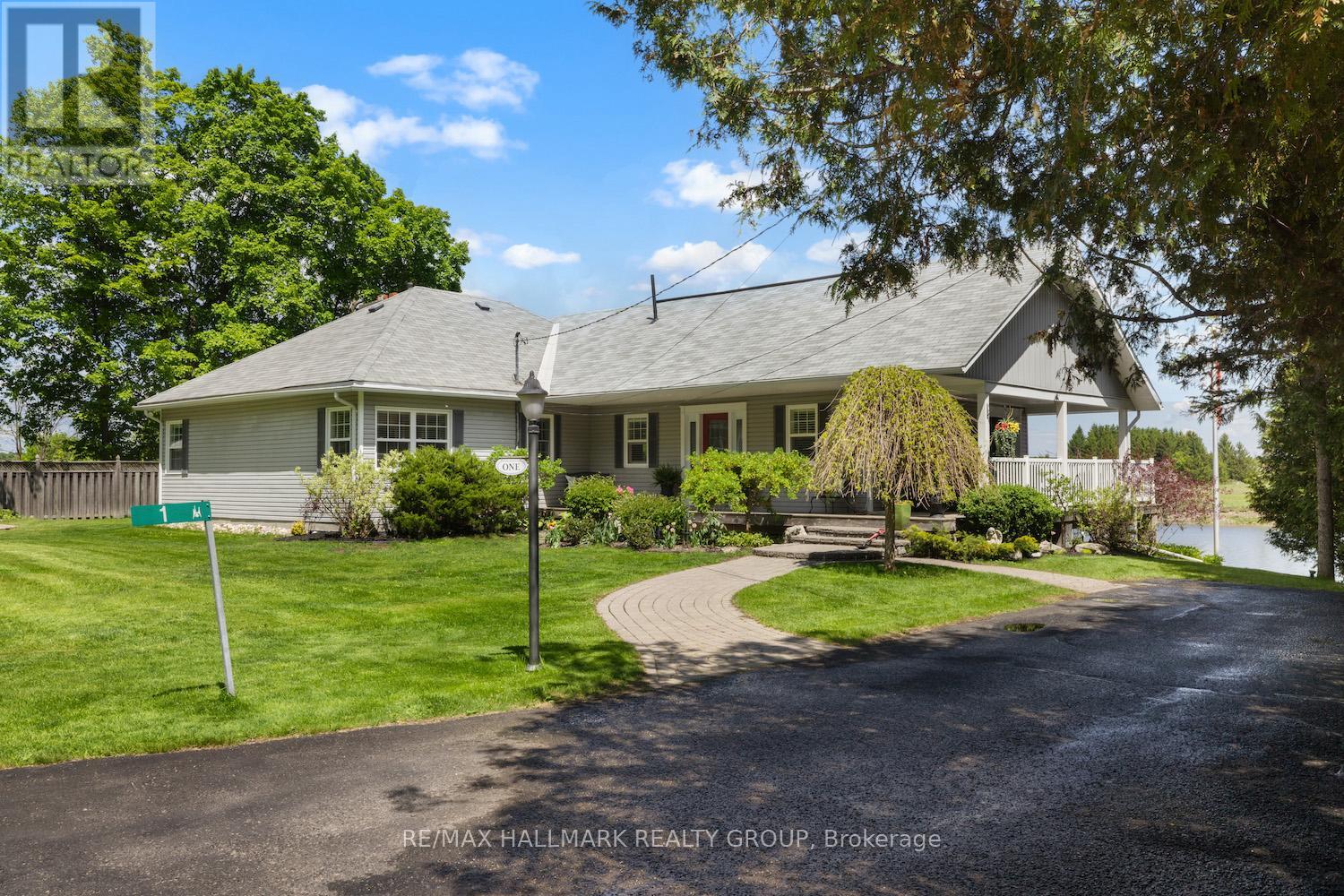 Property at 1 RIDEAU GLEN DRIVE image 3