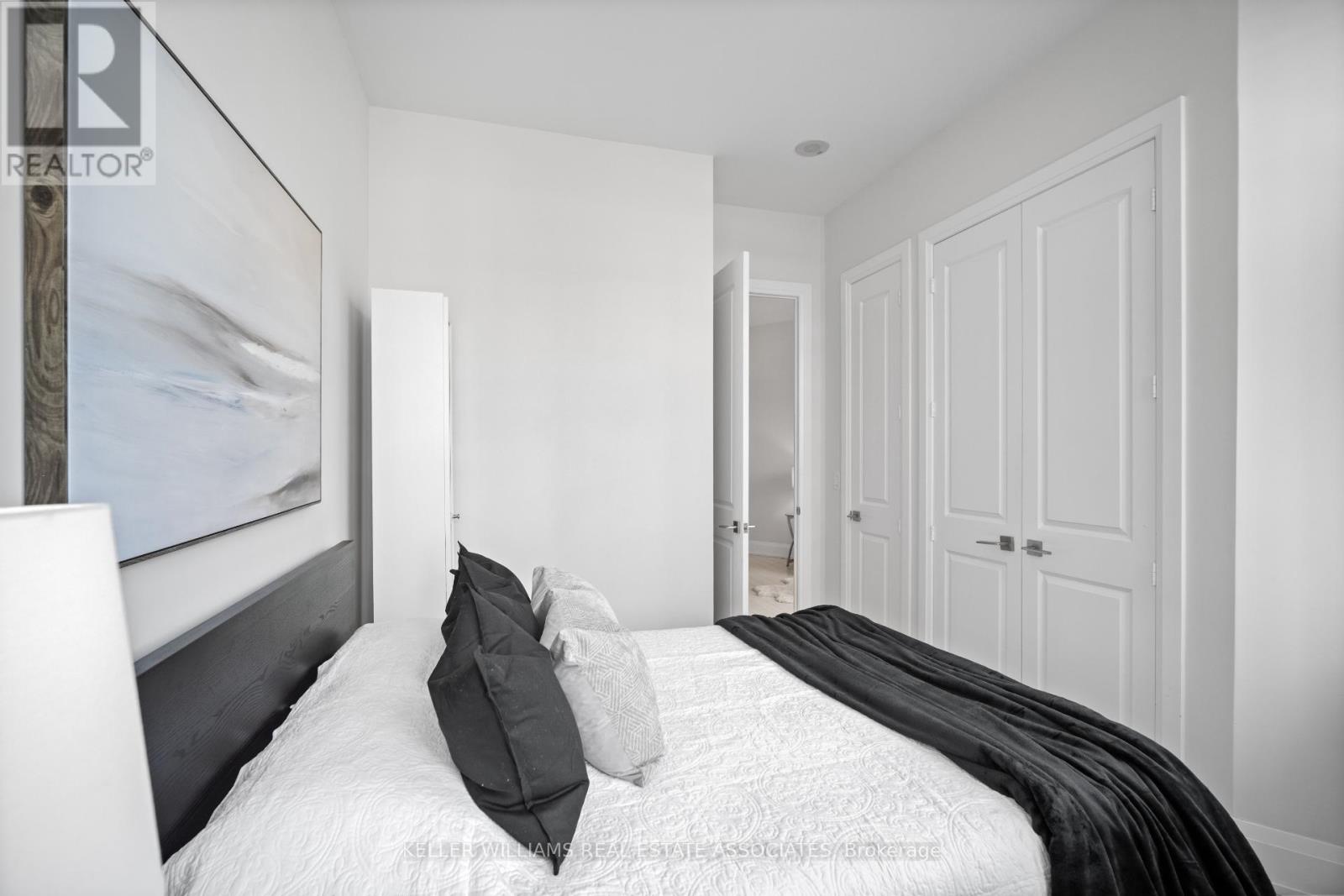 103 - 2 Old Mill Drive, Toronto, Ontario  M6S 0A1 - Photo 16 - W12178725