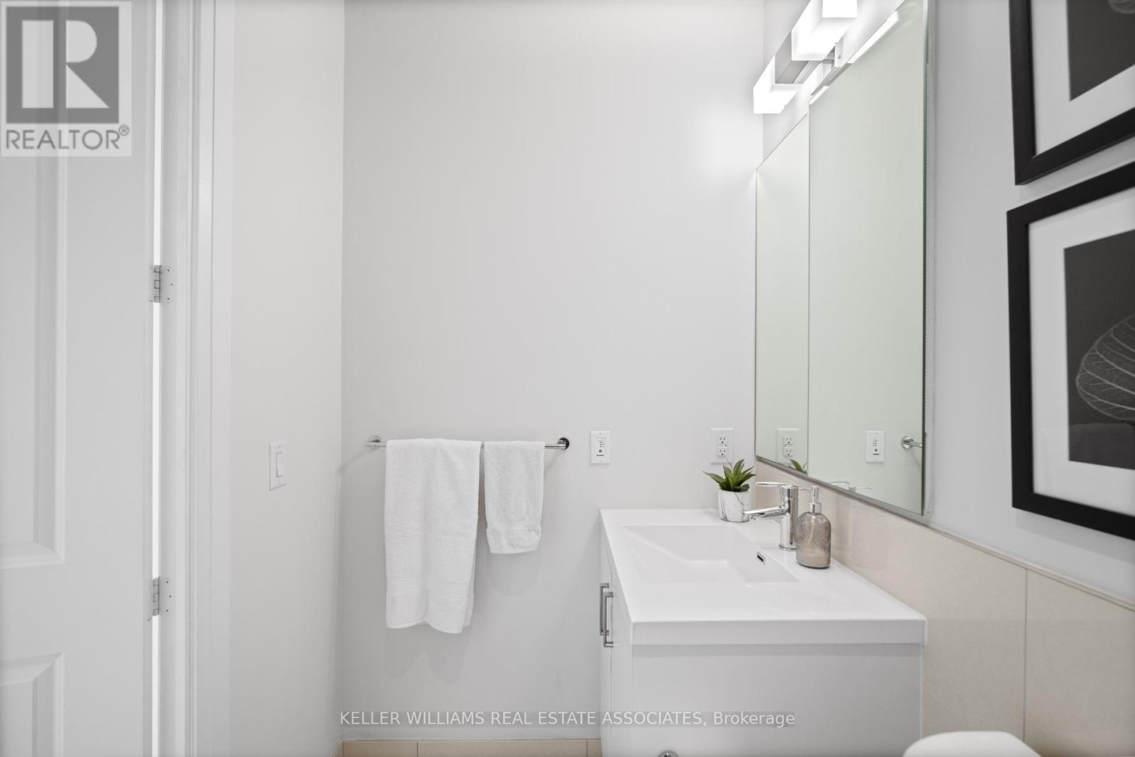 103 - 2 Old Mill Drive, Toronto, Ontario  M6S 0A1 - Photo 19 - W12178725