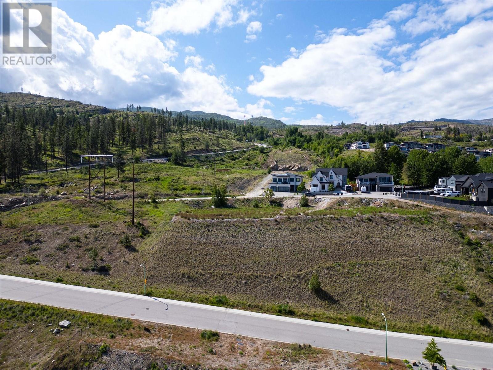 523 Trumpeter Road, Kelowna, British Columbia  V1W 5K6 - Photo 5 - 10348673