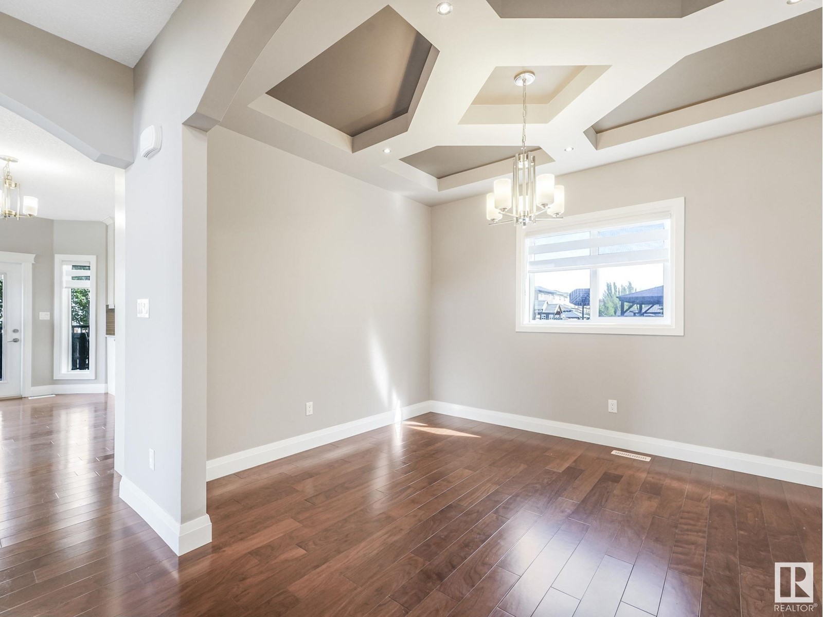 Property at 16263 137 ST NW image 2