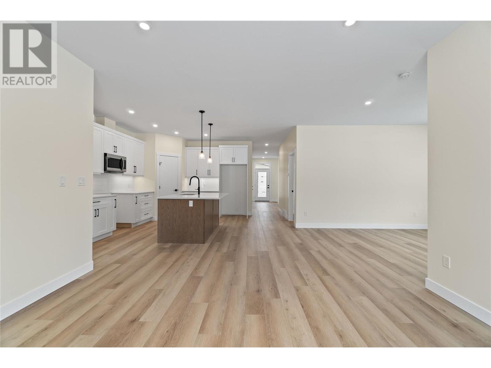 Property at 1840 10 Street SW Unit# 24 image 3