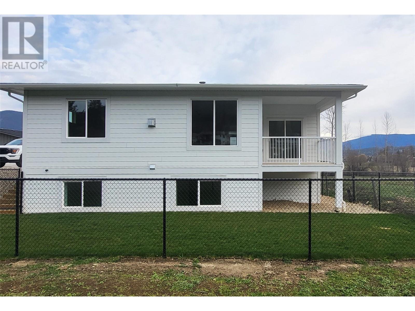 1840 10 Street Sw Unit# 24, Salmon Arm, British Columbia  V1E 1Z7 - Photo 5 - 10303885